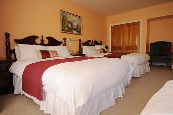 Twin bedroom